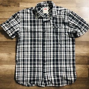 Men’s Levi’s short sleeved button down